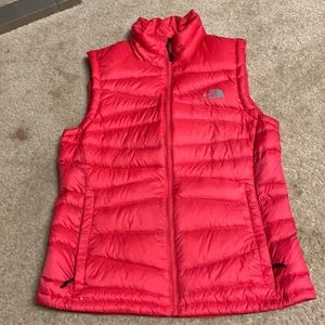 North face sleeveless medium women’s pink jacket